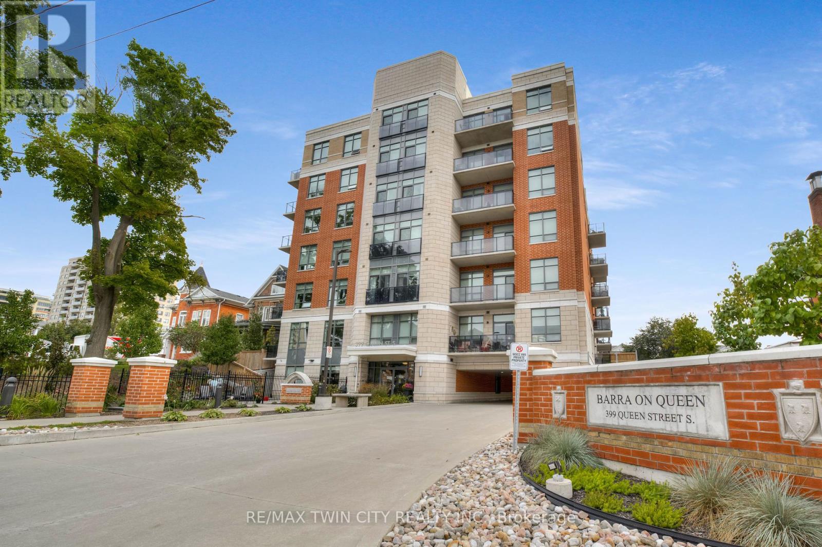 211 399 Queen St S, Kitchener, ON N2G 0C4