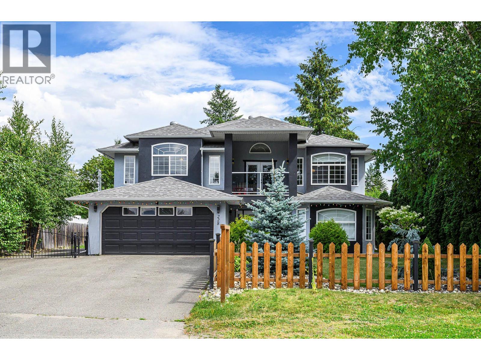 228 Murtle Rd, Clearwater, BC V0E 1N1