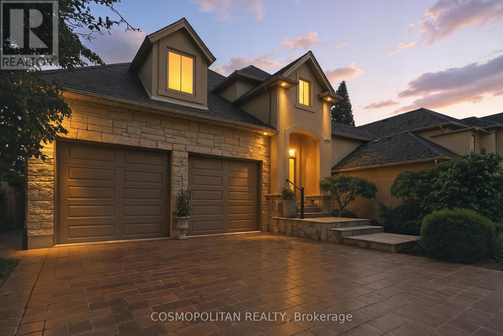 5 Brooklyn Ct, St. Catharines, ON L2N 7S6