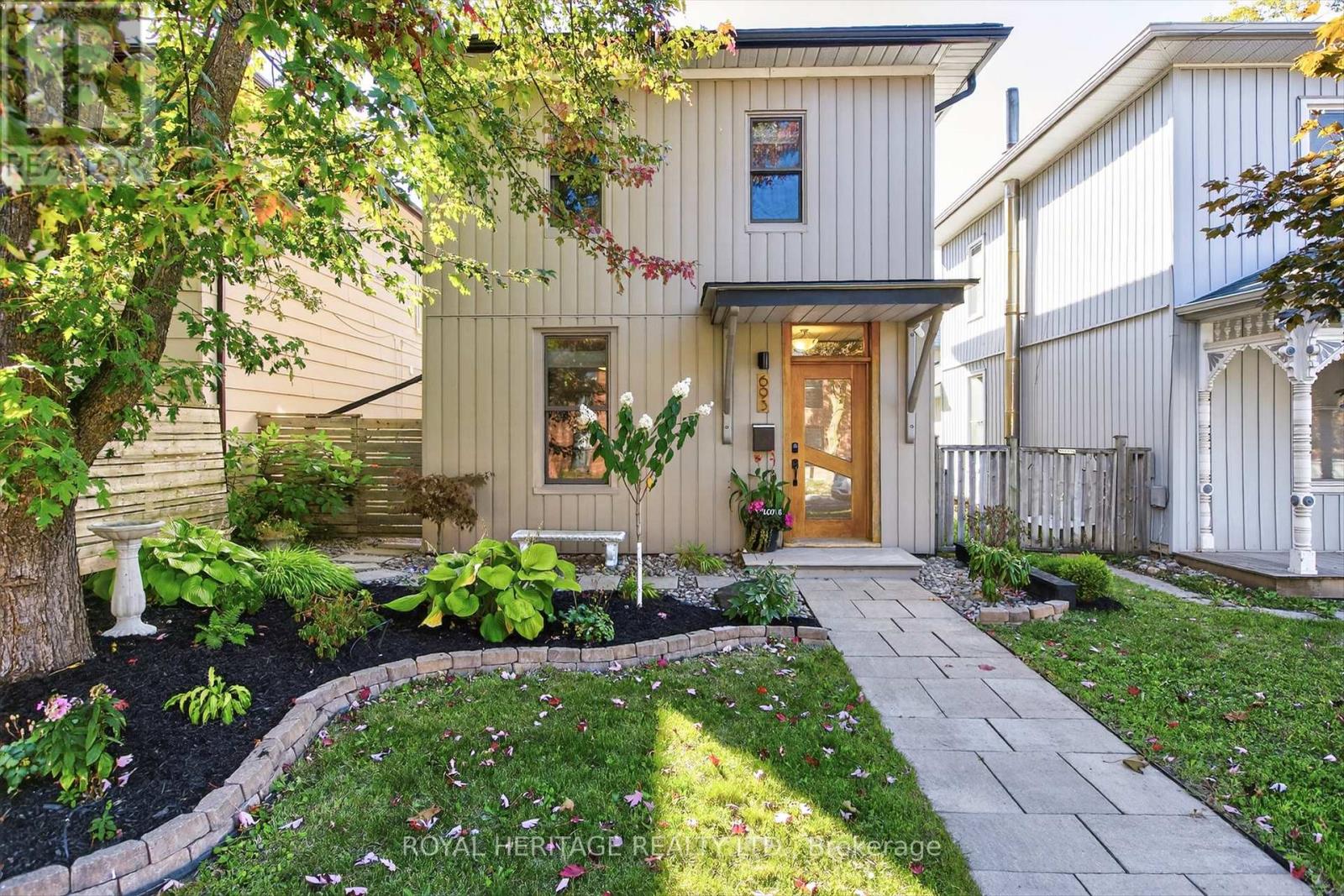 693 Water St Ward 3 St, Peterborough, ON K9H 3N4
