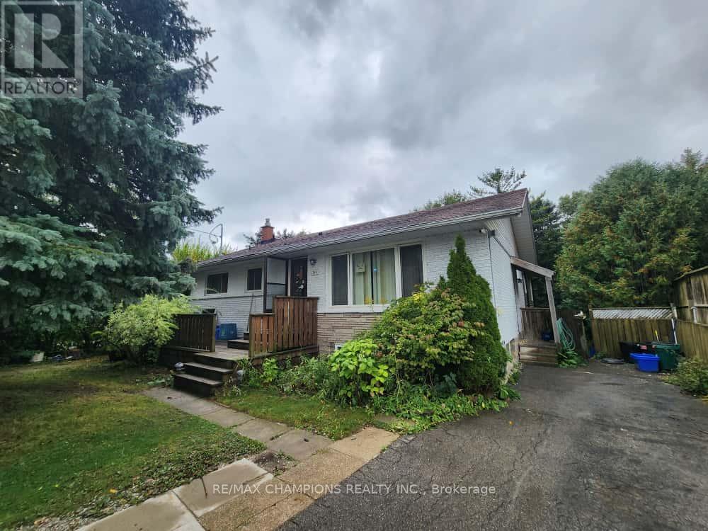 265 Glenridge Dr, Waterloo, ON N2J 3W5