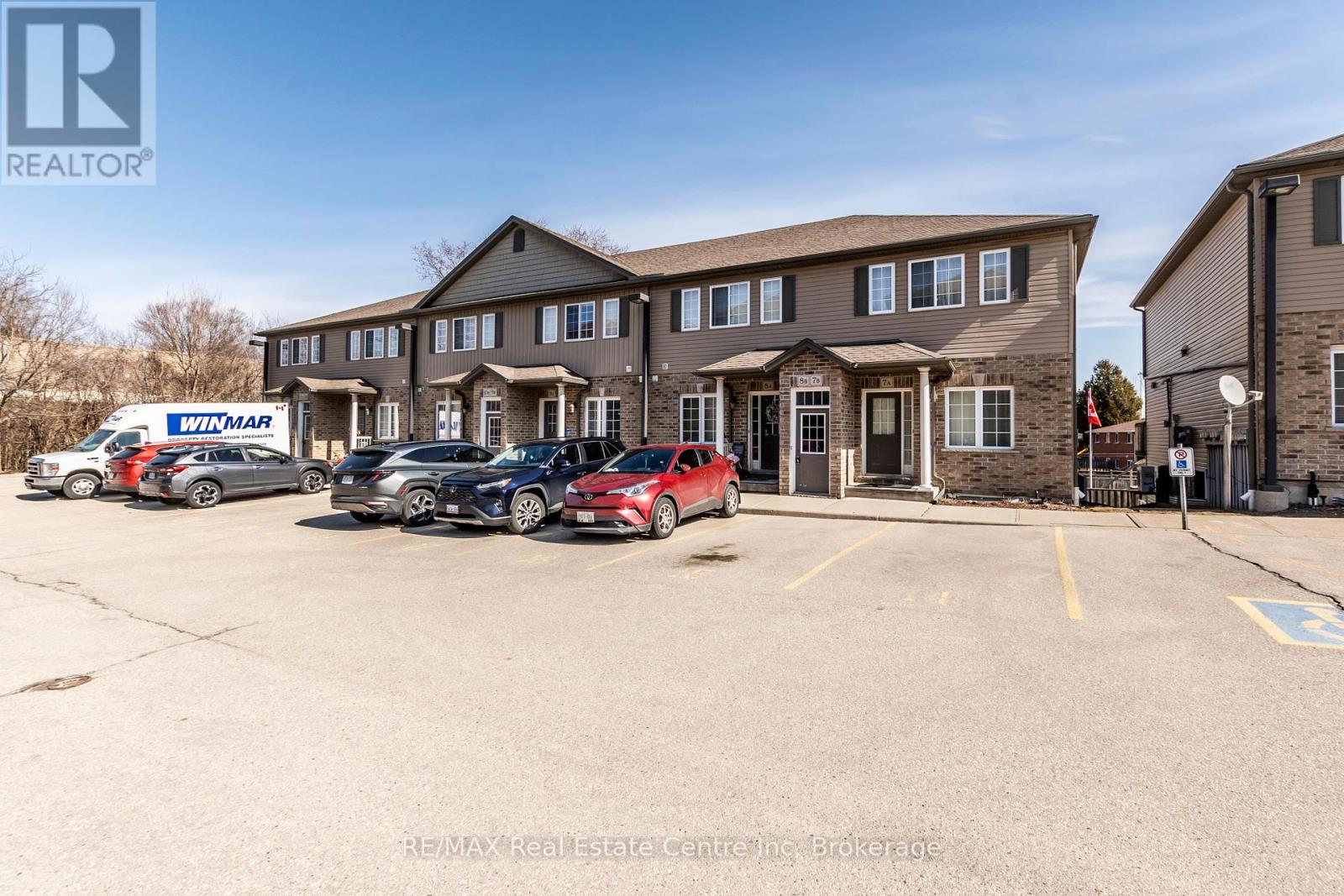 8 Unit 38 Howe Dr #b, Kitchener, ON N2E 0E3
