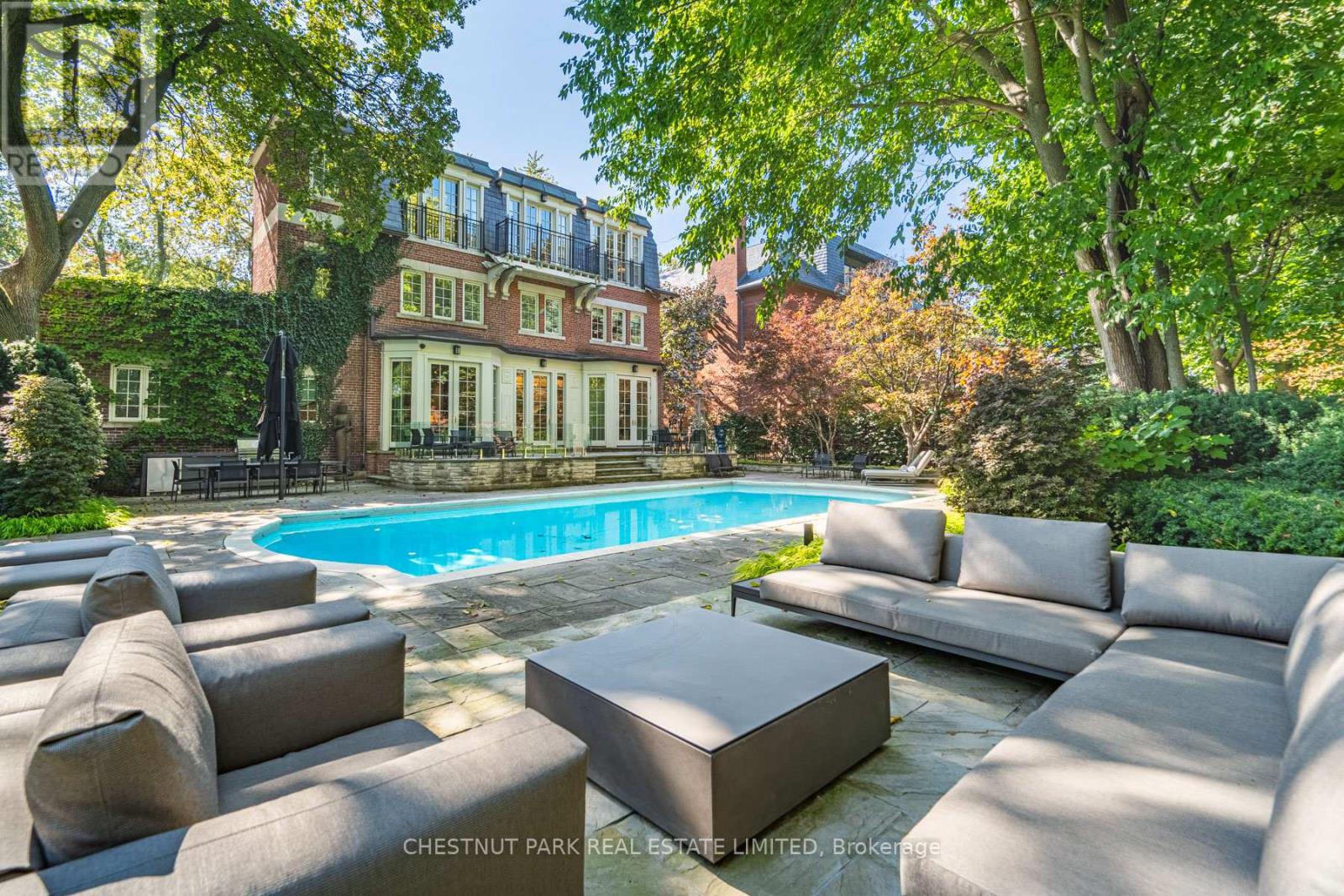82 Chestnut Park Rd, Toronto, ON M4W 2R3