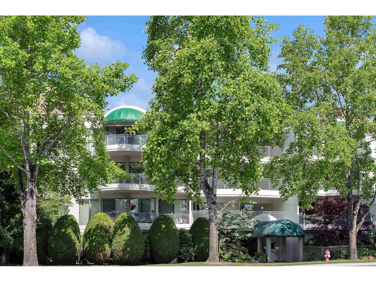 1785 Martin Drive Unit 111, Surrey, BC V4A 9T5