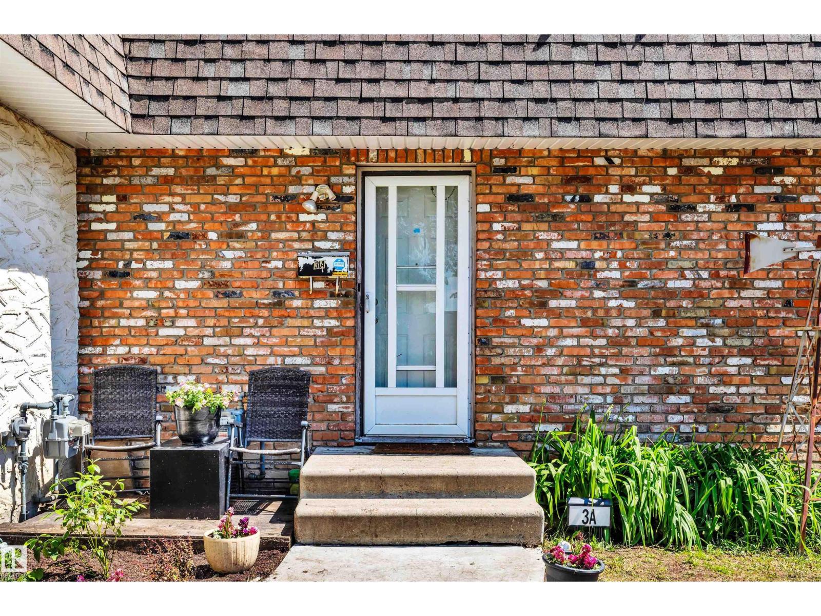3 Burnham Ave #a, St. Albert, AB T8N 1X7
