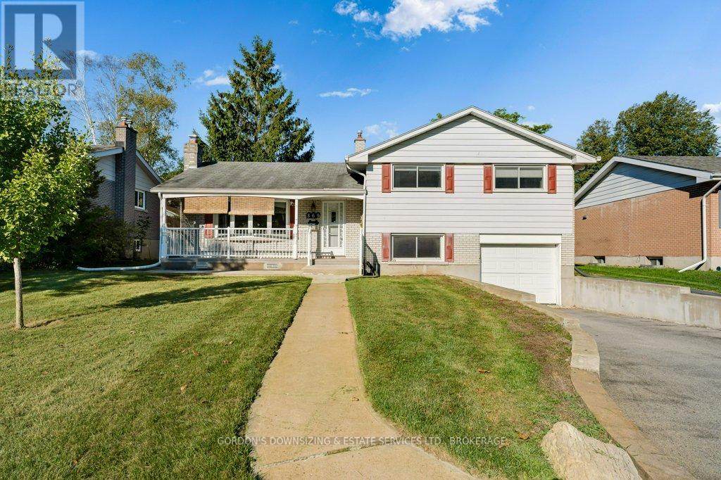 869 Haverhill Dr, Kingston, ON K7M 4V1