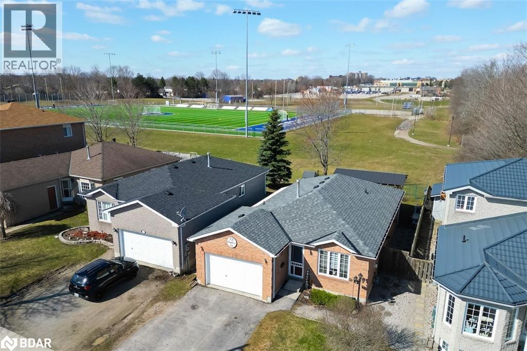 12 Brighton Rd, Barrie, ON L4M 6S5