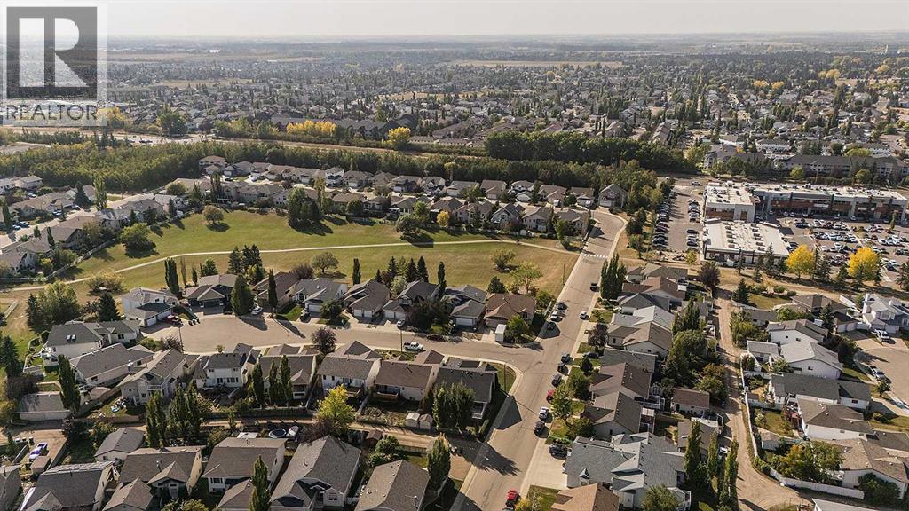 61 Leung Close, Red Deer, AB T4R 2W6