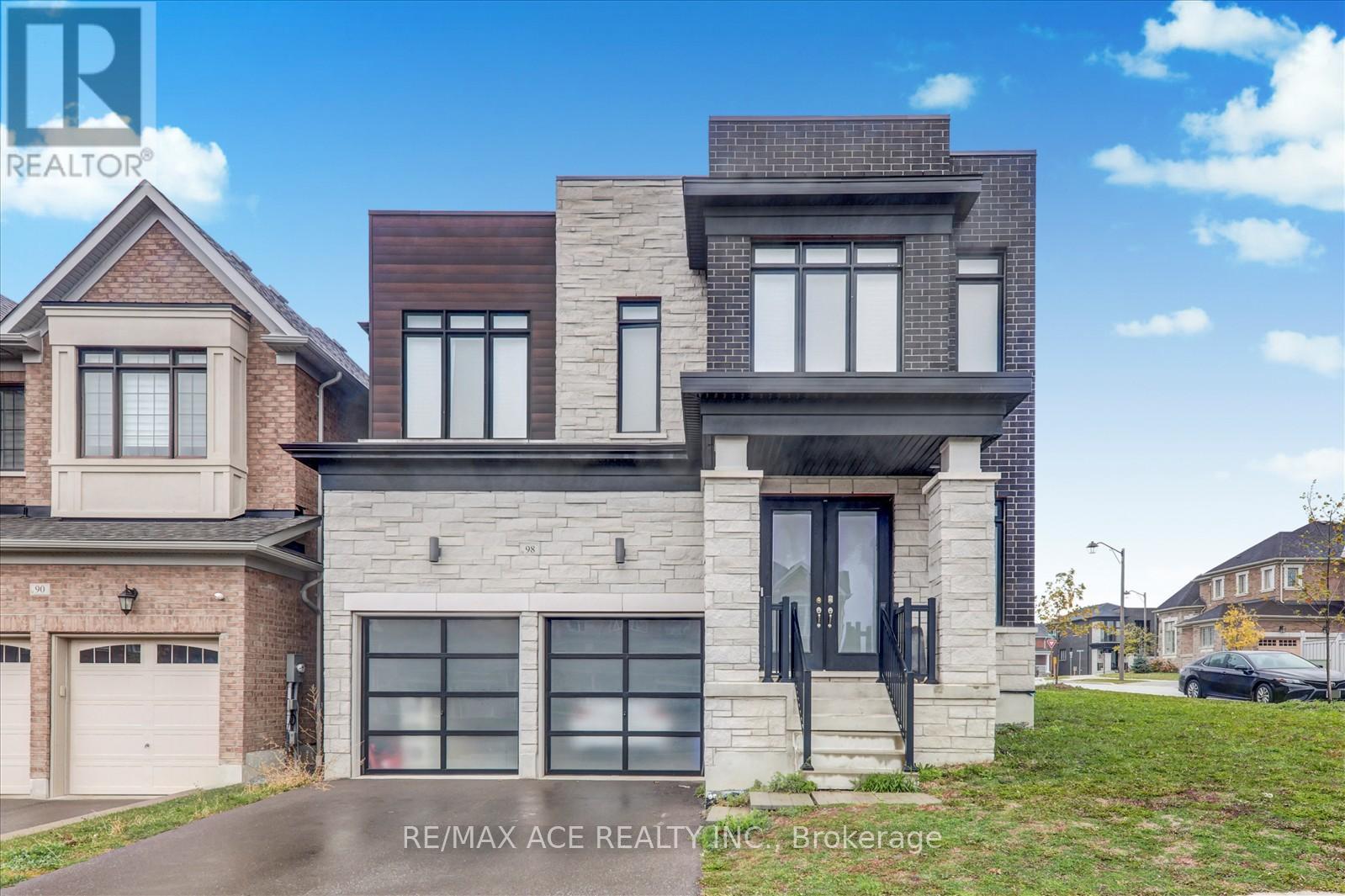 98 Markview Rd, Whitchurch-stouffville Stouffville, ON L4A 4W3