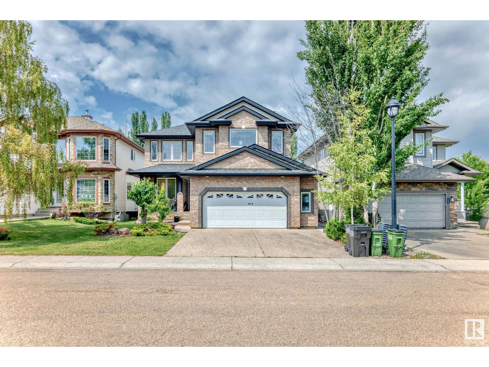6406 Sandin Cr NW, Edmonton, AB T6R 0E9