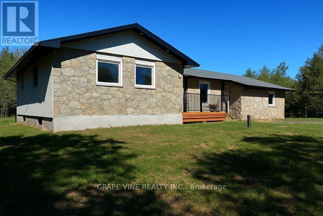 135 Manion Rd, Ottawa, ON K0A 1L0