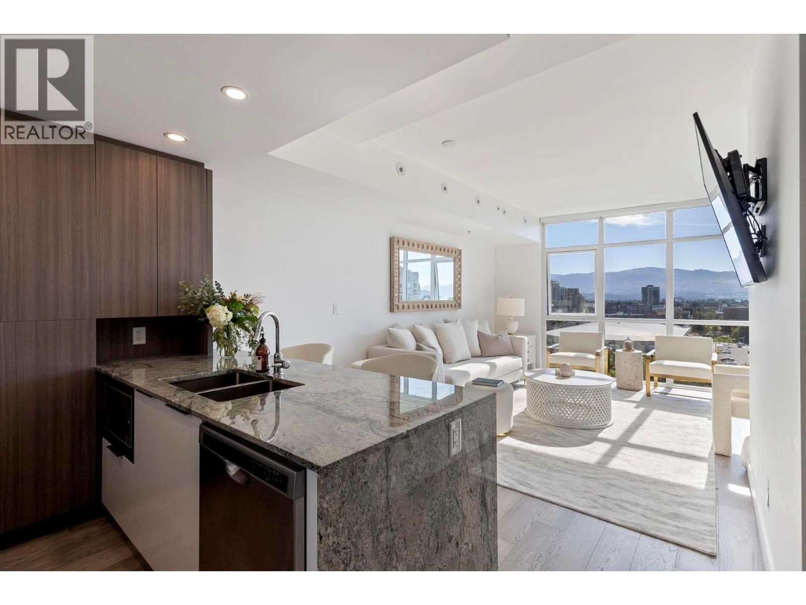 1151 Sunset Drive Unit 1106, Kelowna, BC V1Y 0G2