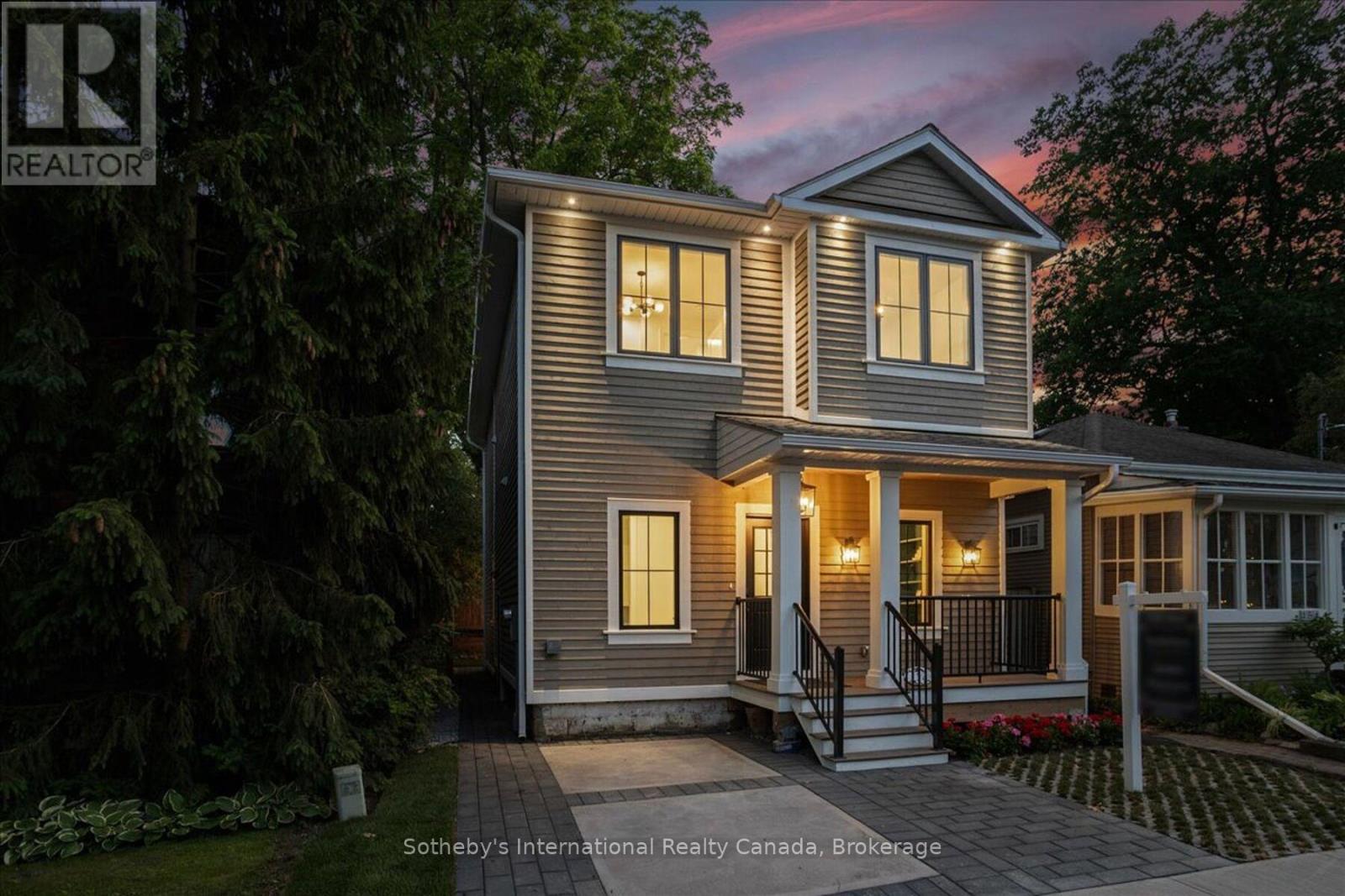 152 Chisholm St, Oakville, ON L6K 3J4