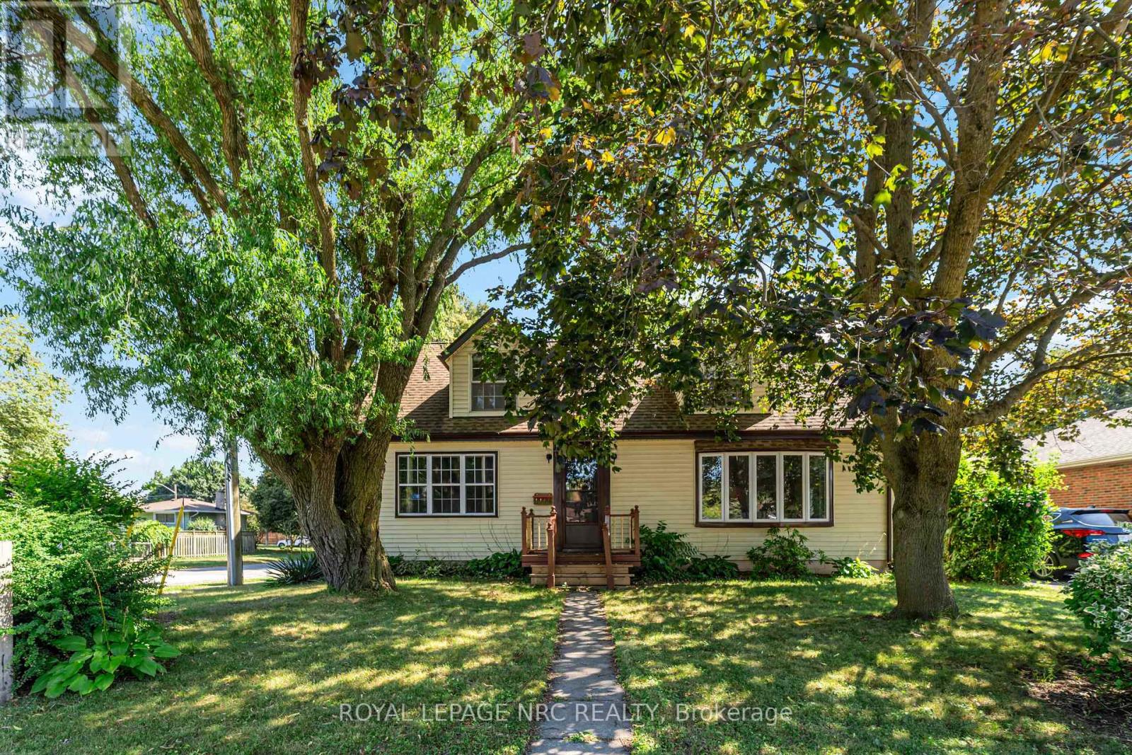 6528 Riall St, Niagara Falls, ON L2J 1Z6