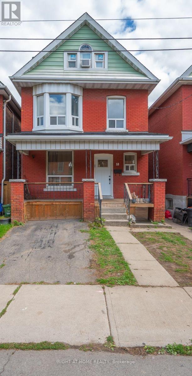 18 Huntley St, Hamilton, ON L8L 5X7
