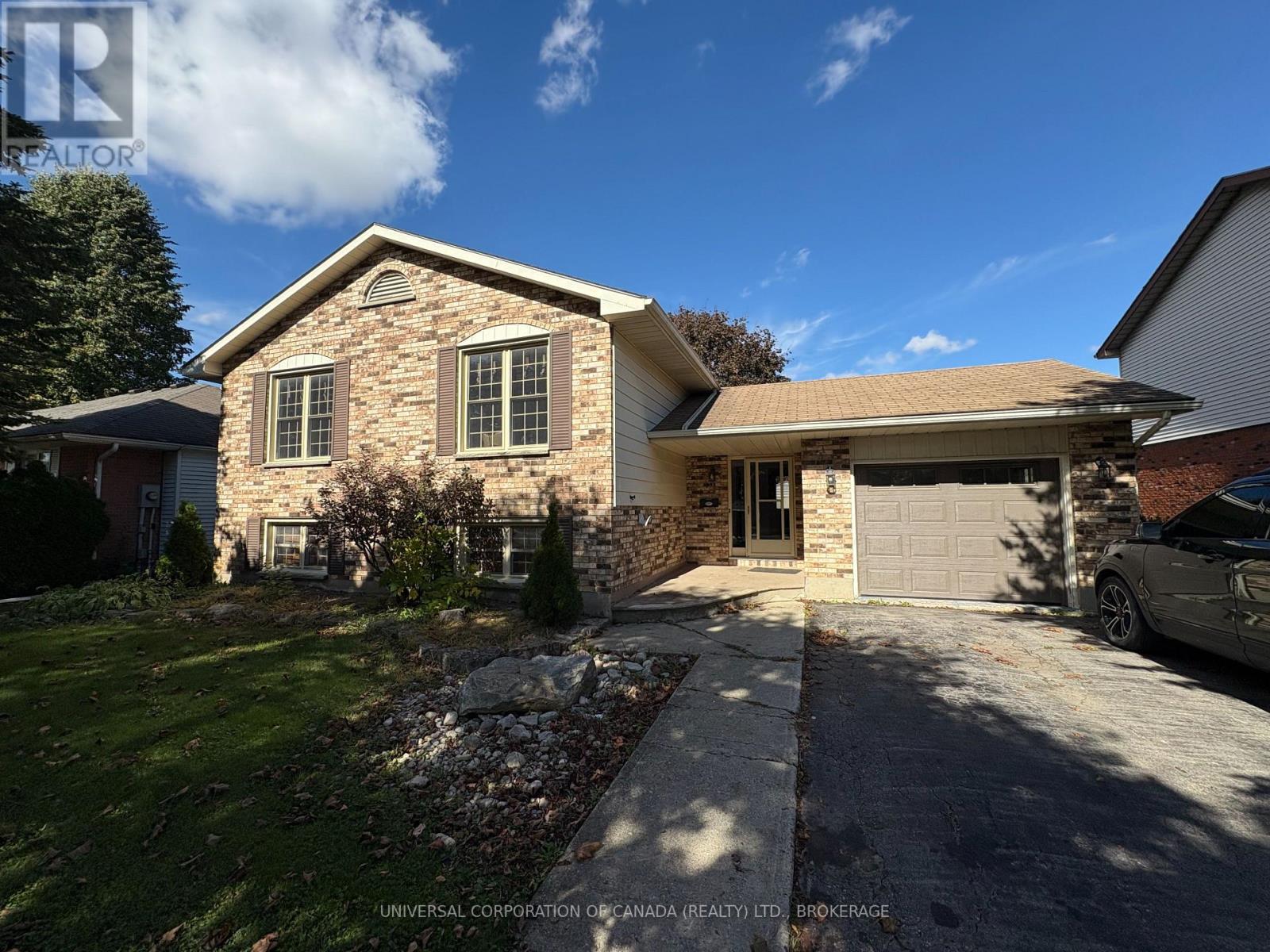 15 Treadwell St E, Aylmer, ON N5H 3B5