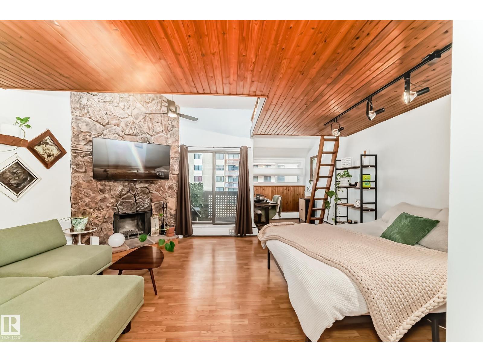 10148 118 Street Northwest #301, Edmonton, AB T5K 1Y4