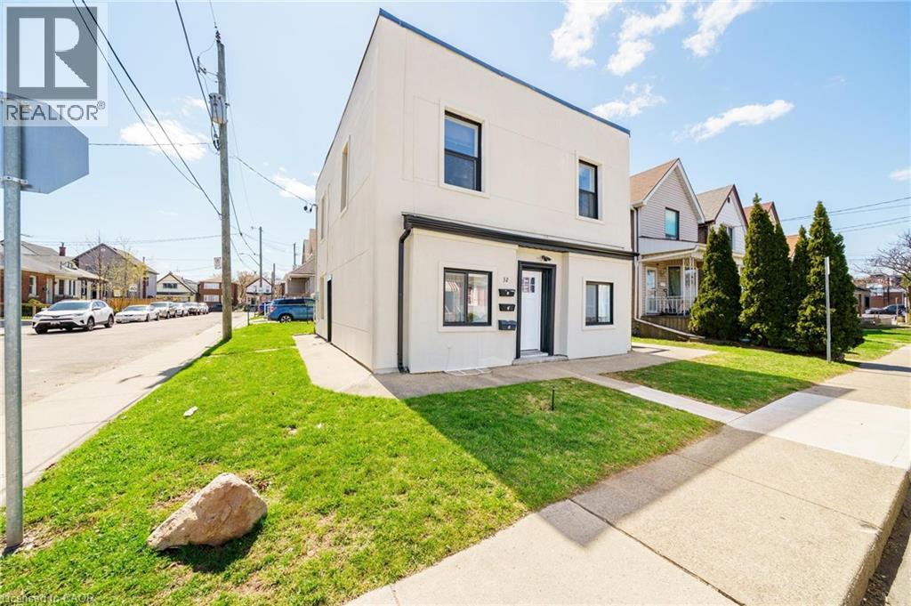 32 Britannia Ave, Hamilton, ON L8H 1W4