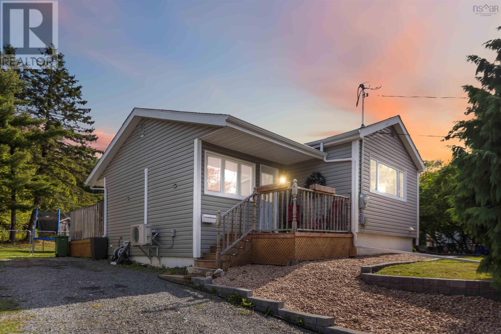 51 Hillside Ave, Lower Sackville, NS B4C 1W6