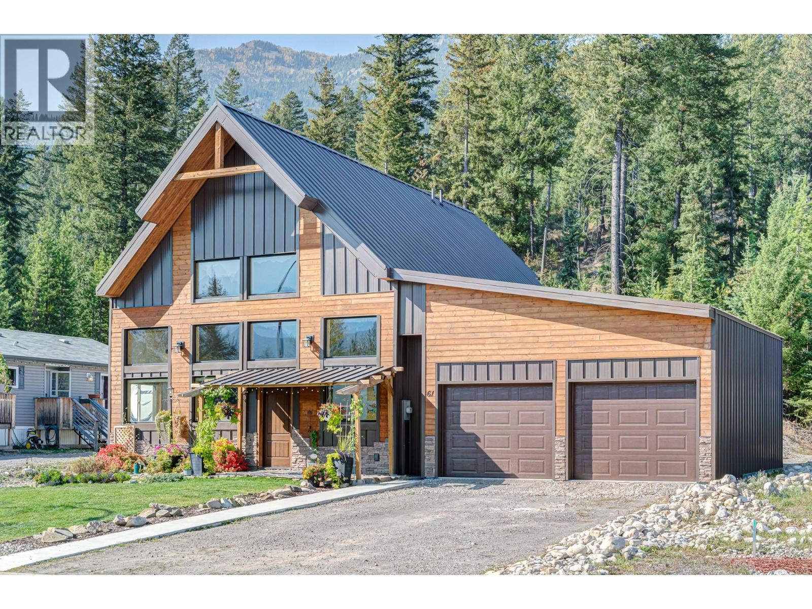 61 Deerborne Dr, Elkford, BC V0B 1H0