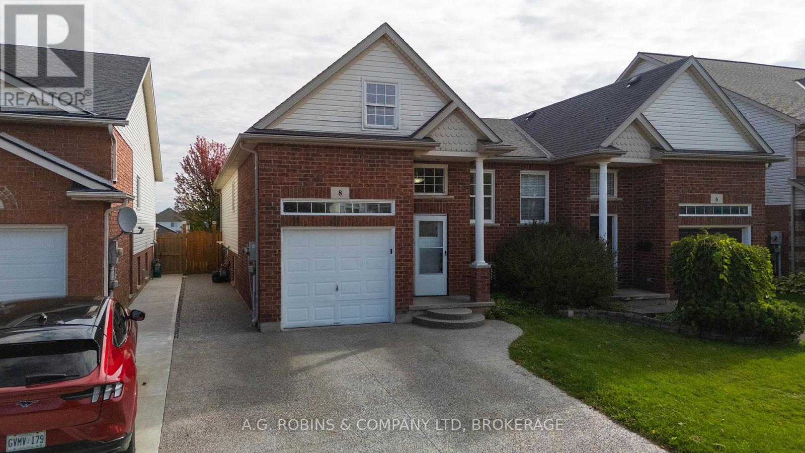 8 Mcbride Dr, St. Catharines, ON L2S 3Y4