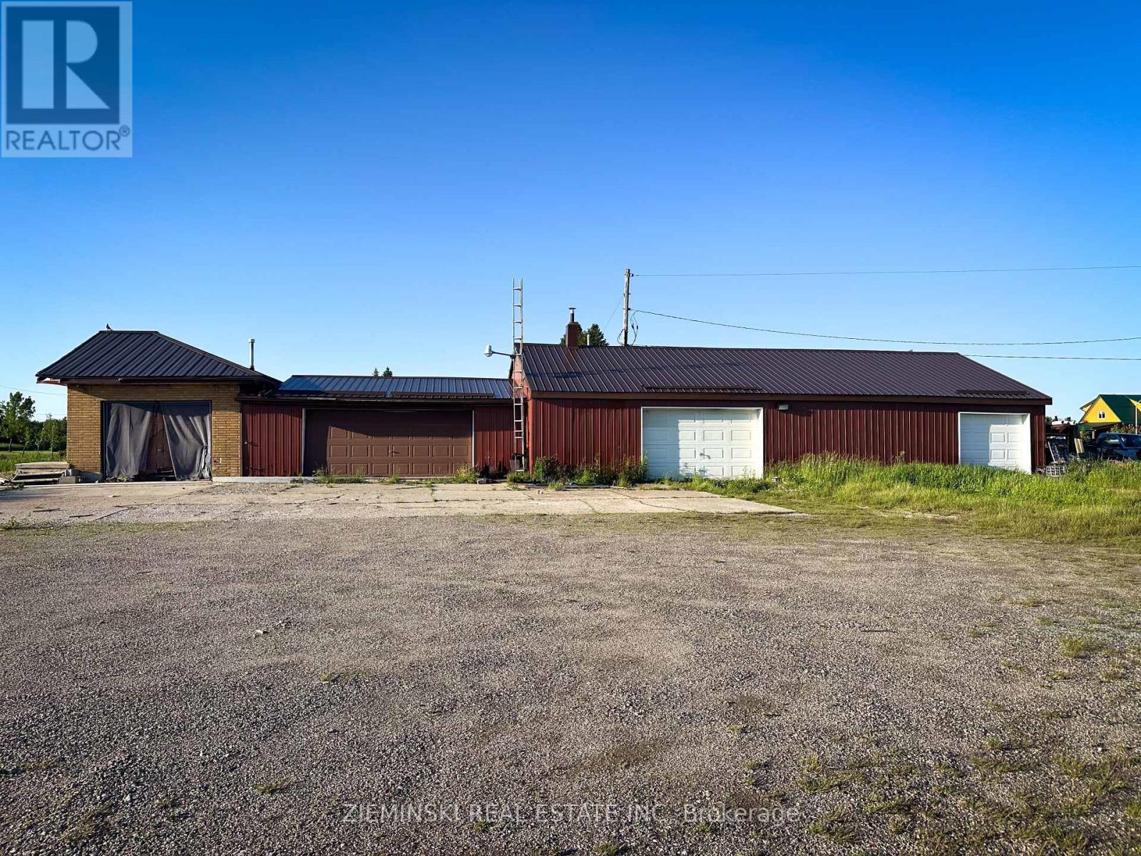 711 Ambridge Dr, Iroquois Falls, ON P0K 1G0