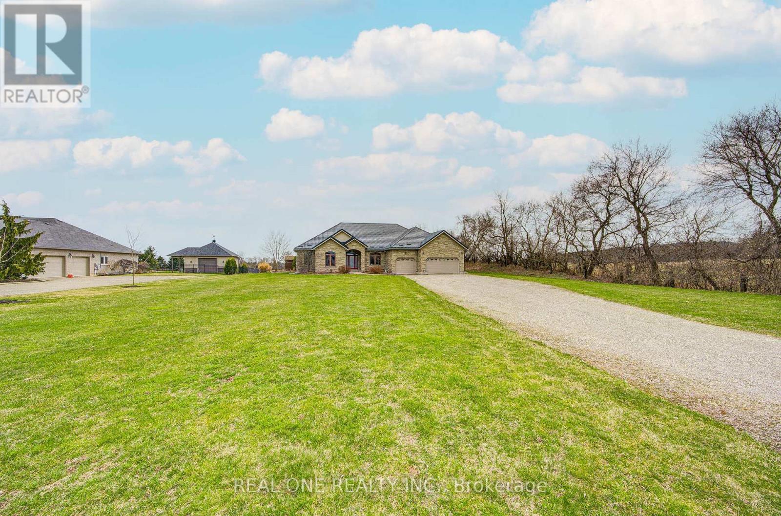 492 Scenic Dr, Brant South Dumfries, ON N0E 1E0