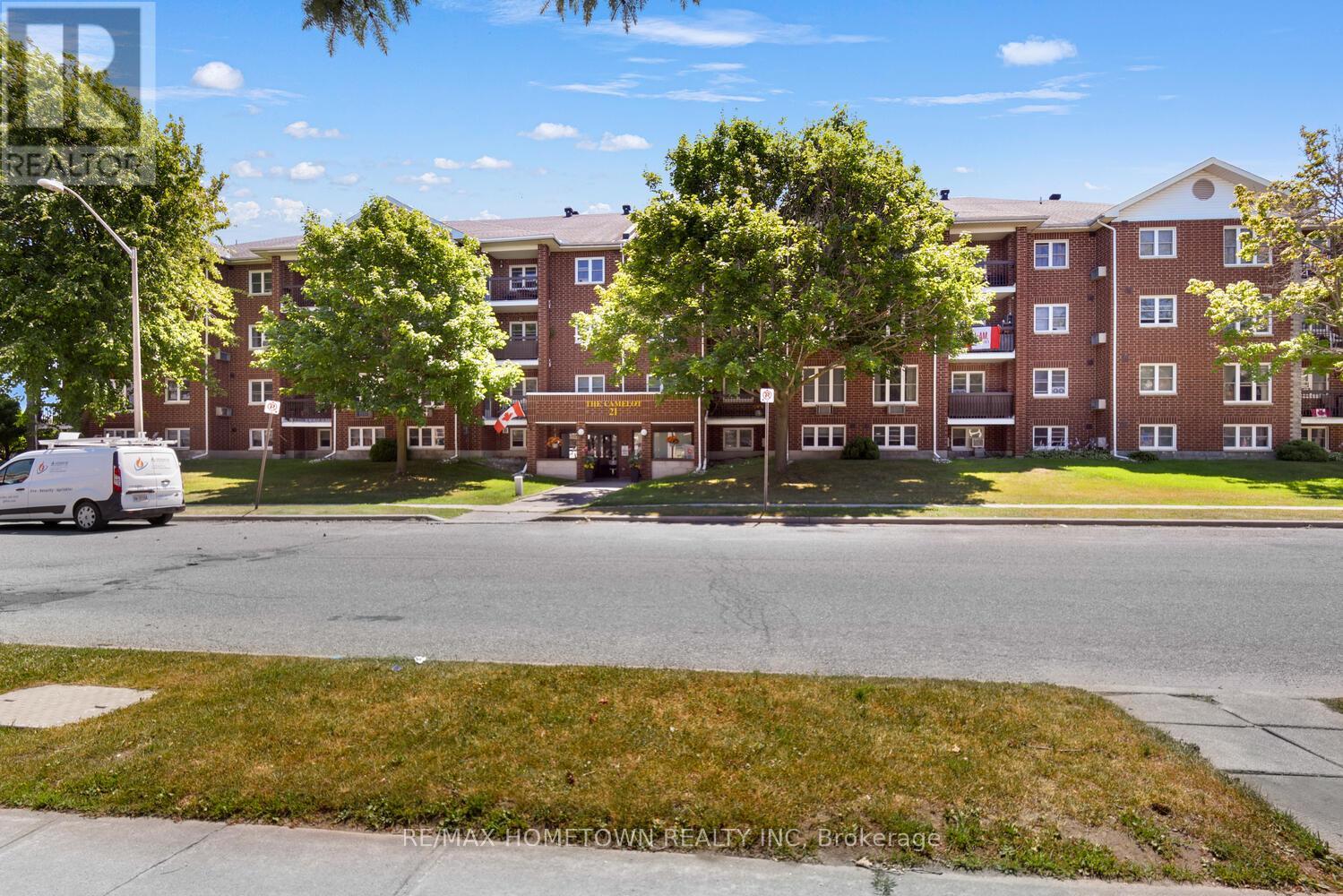 311 21 Liston Ave, Brockville, ON K6V 7B3
