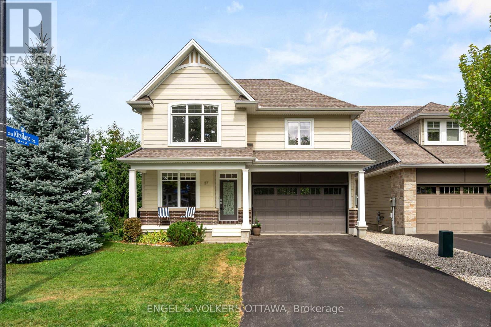27 Esquimault Ave, Ottawa, ON K2H 6Z4