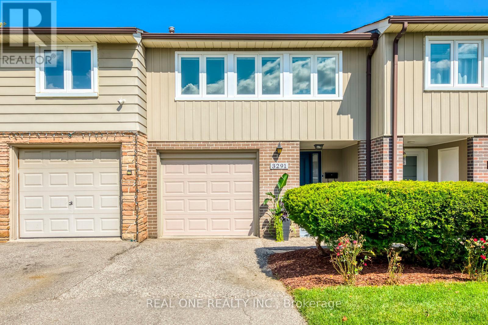 3291 Fieldgate Dr, Mississauga, ON L4X 2H9