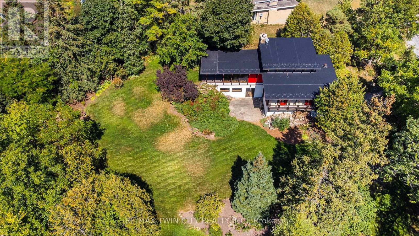 121 Grand Hill Dr, Kitchener, ON N2P 2E2