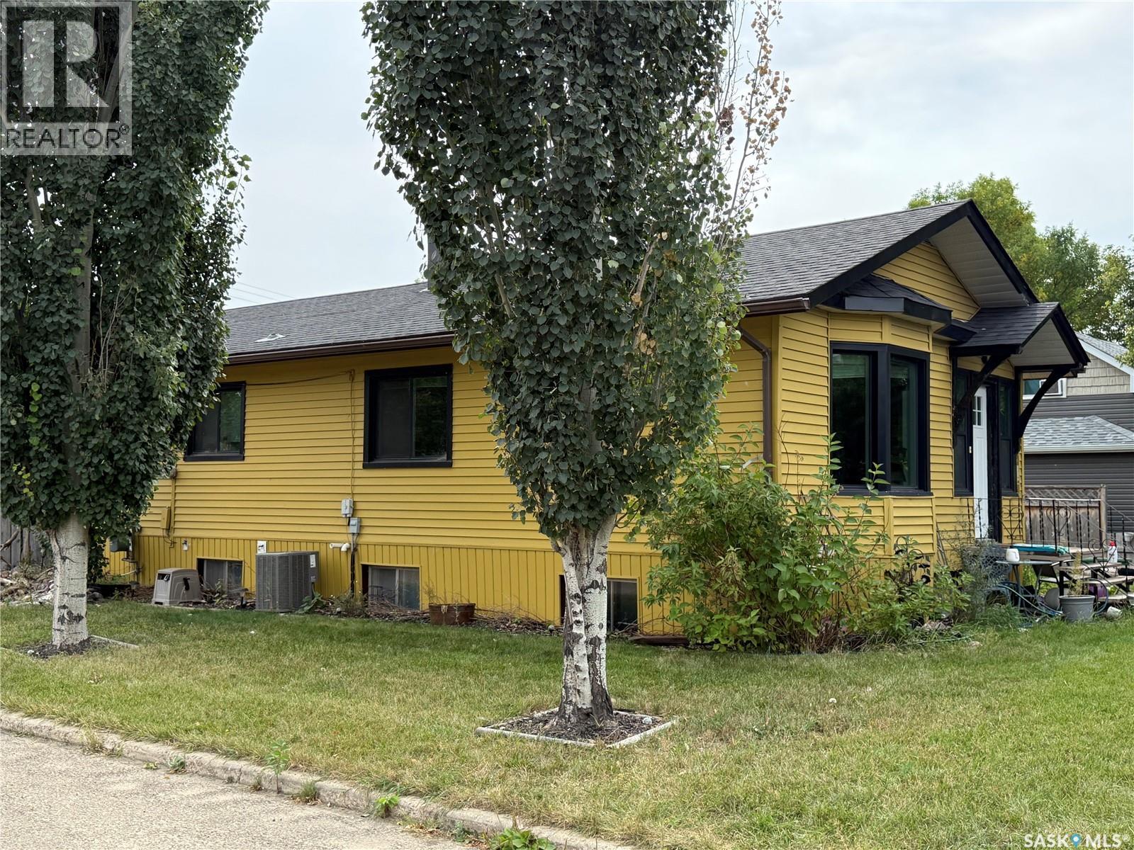 575 8 Avenue Northeast, Swift Current, SK S9H 2R2
