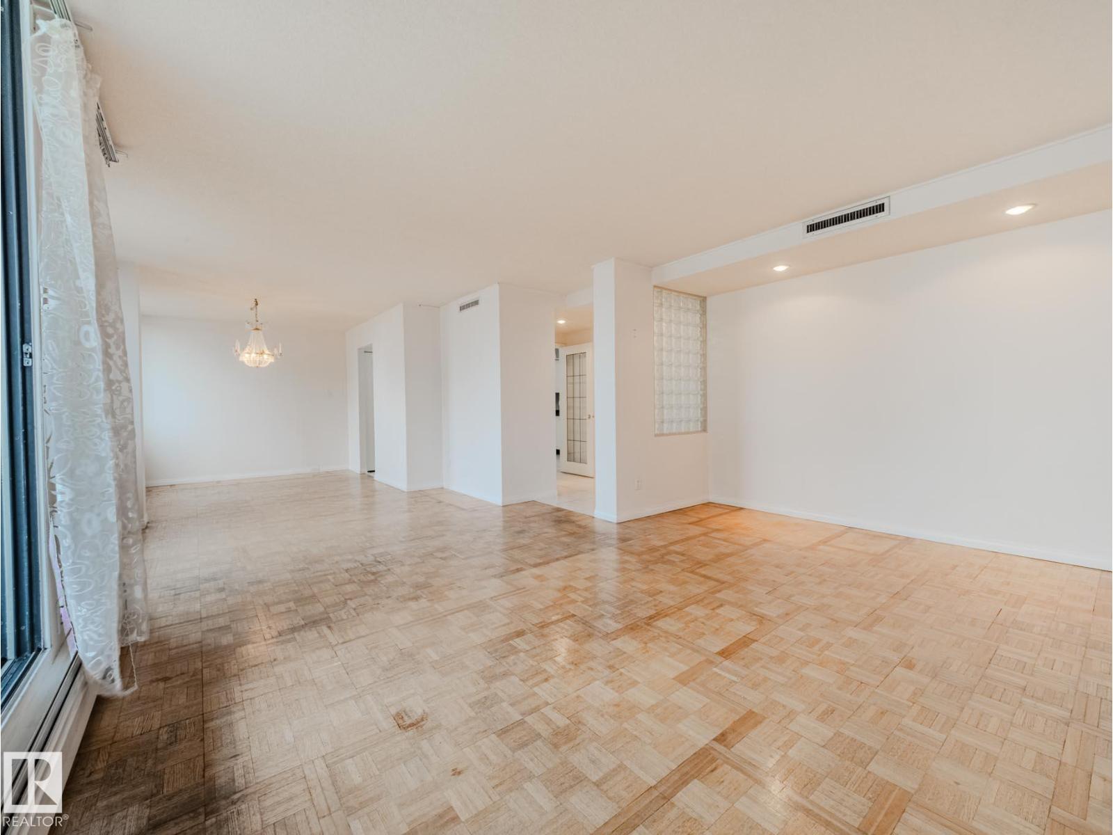 10160 115 Street Northwest #1403, Edmonton, AB T5K 1T6