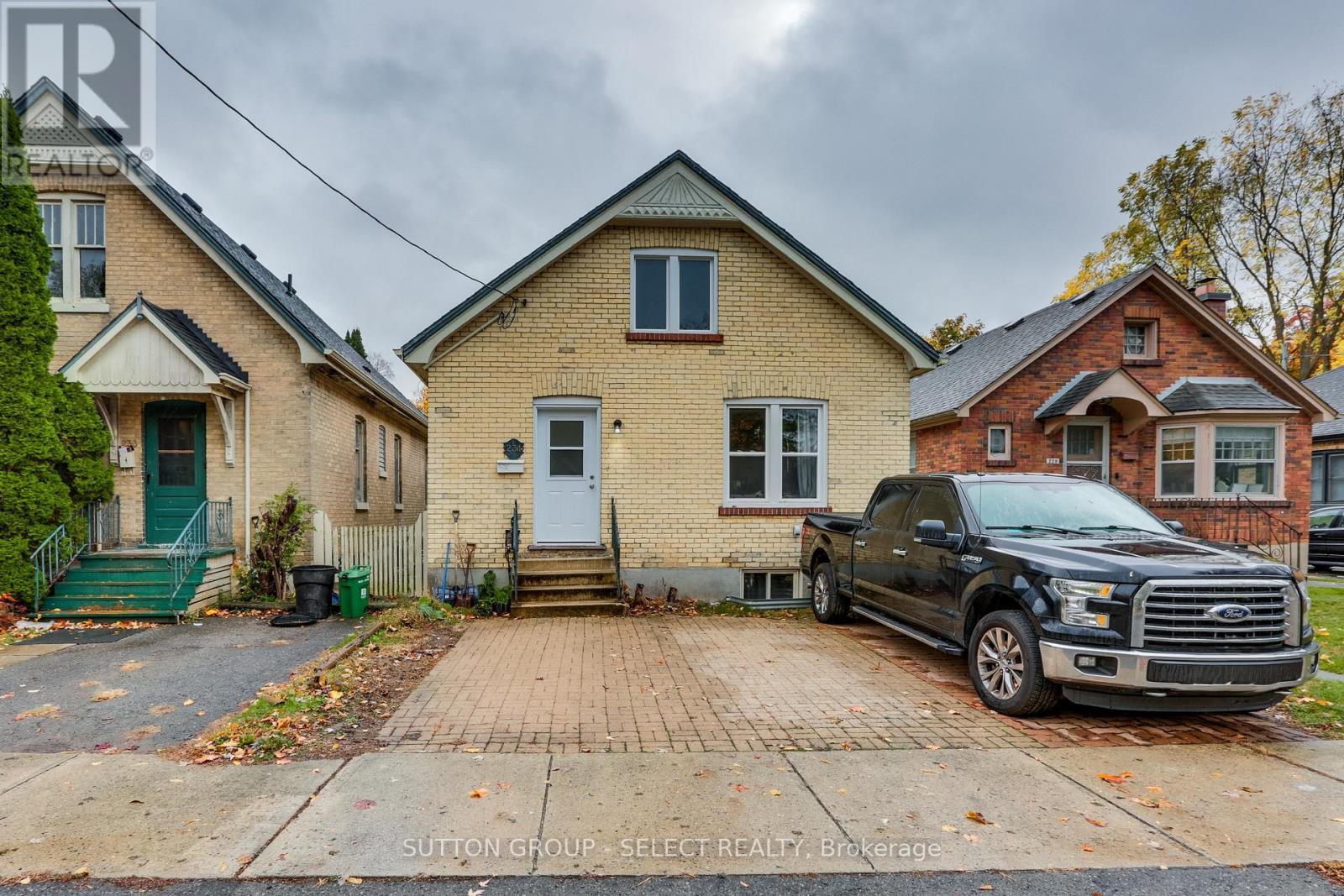 231 Raymond Ave, London, ON N6A 2N2