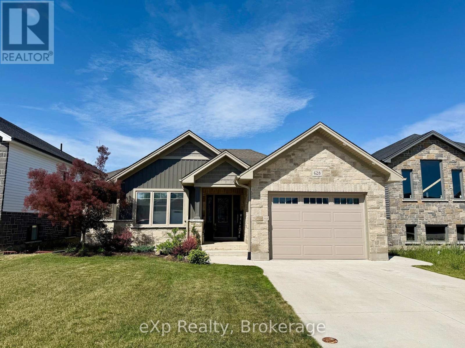 628 26th Ave, Hanover, ON N4N 0C2
