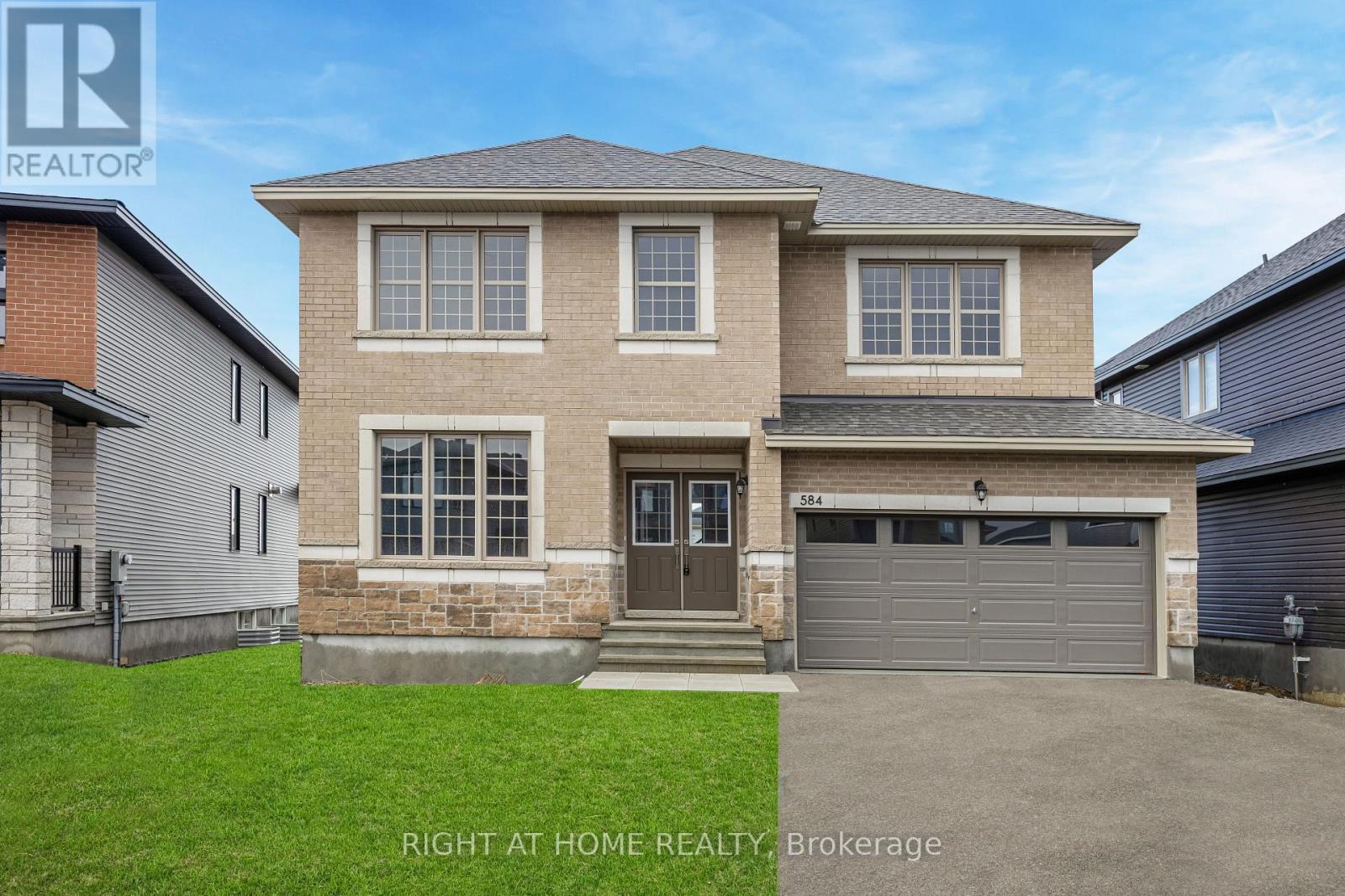 584 Paakanaak Ave, Ottawa, ON K1X 0J6