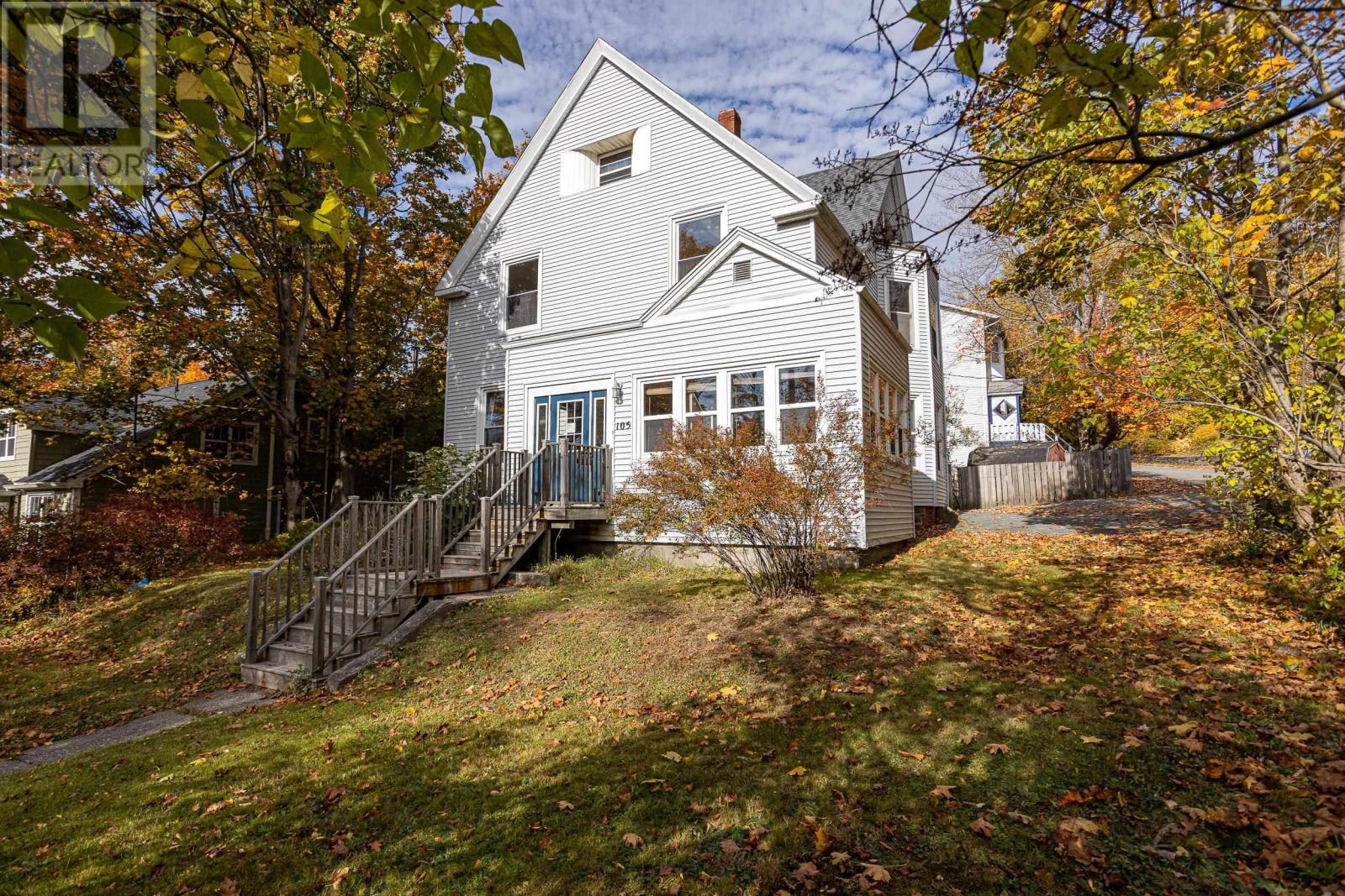 105 Pleasant St, Dartmouth, NS B2Y 3P7