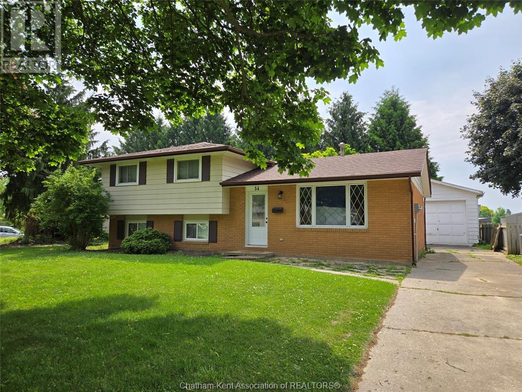 54 Finch Ave, Chatham, ON N7L 1H6