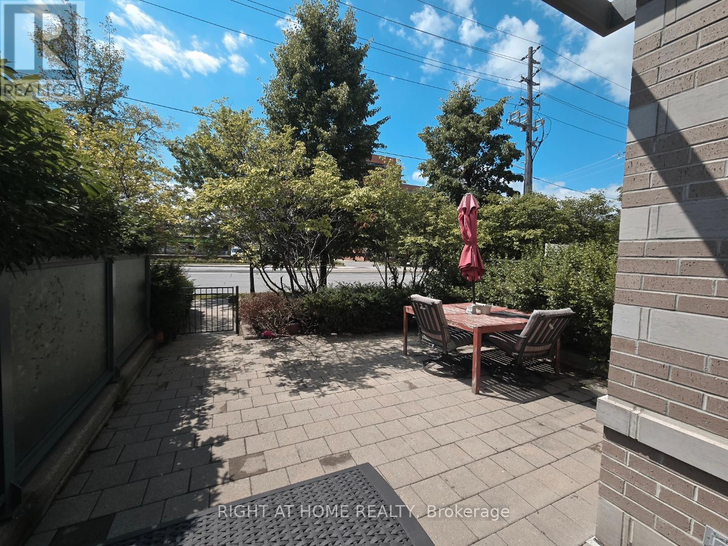 101 215 Sherway Gardens Rd, Toronto, ON M9C 0A4