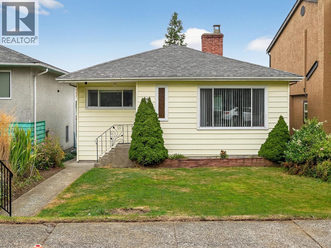 3069 E 18th Ave, Vancouver, BC V5M 2R4