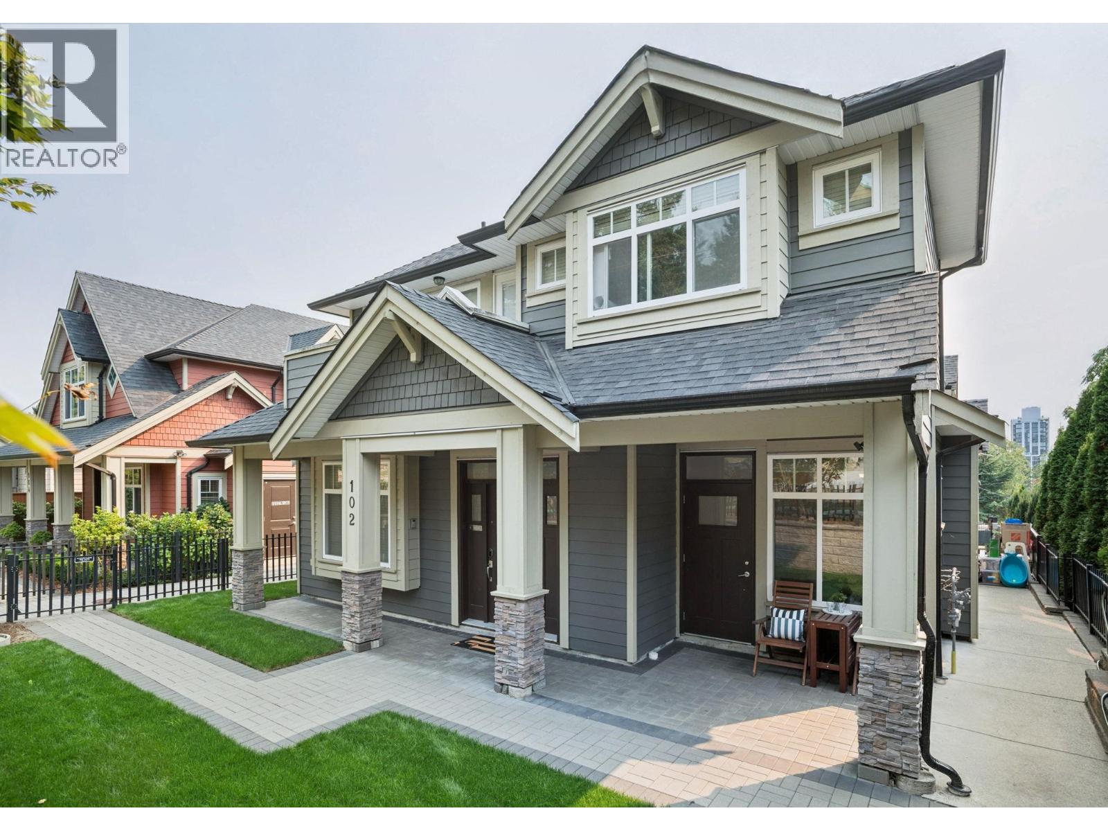 910 Delestre Avenue Unit 102, Coquitlam, BC V3K 2G6