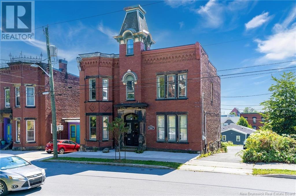 28 Mecklenburg St, Saint John, NB E2L 1P6