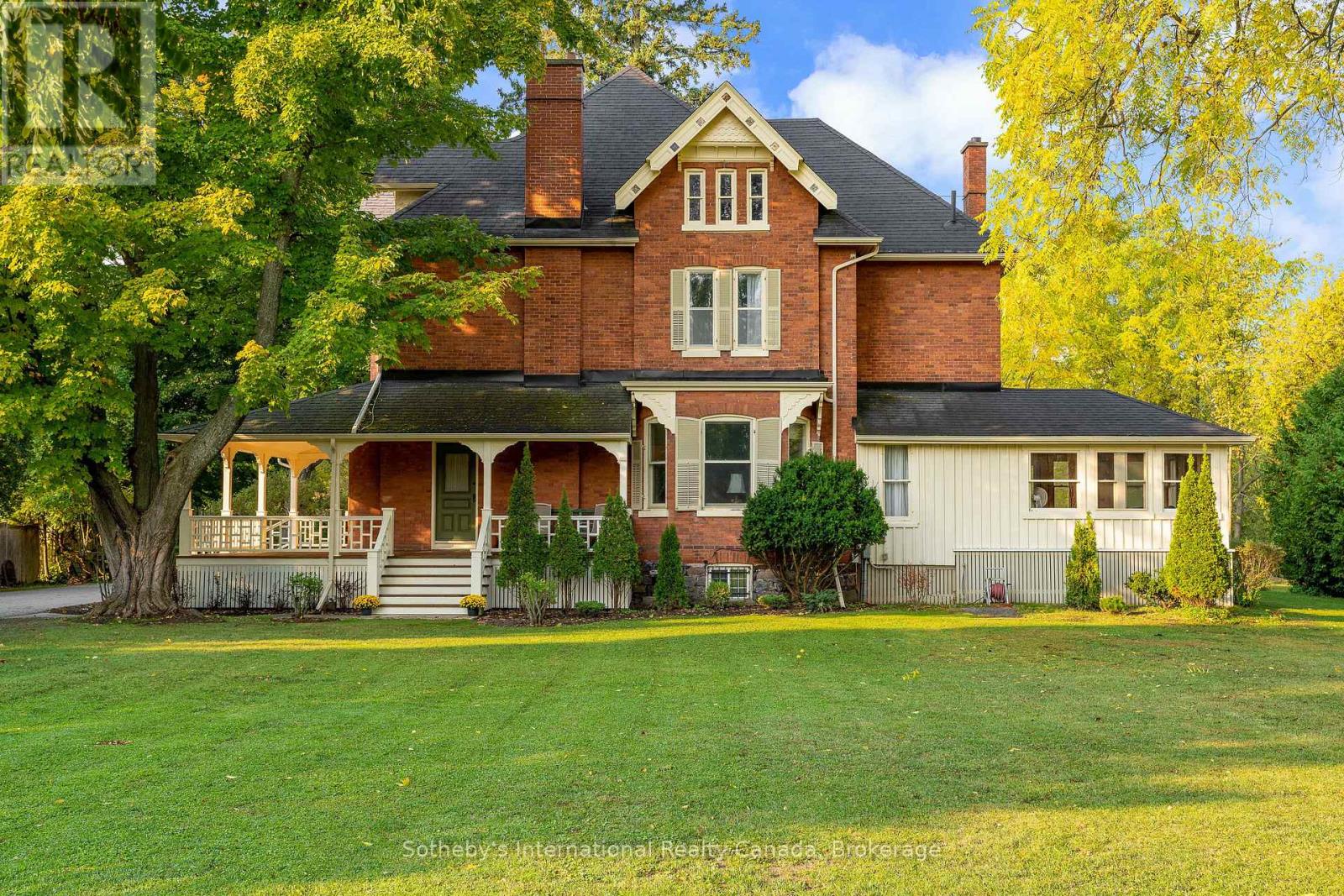 18 Amelia St, Springwater, ON L0L 1P0