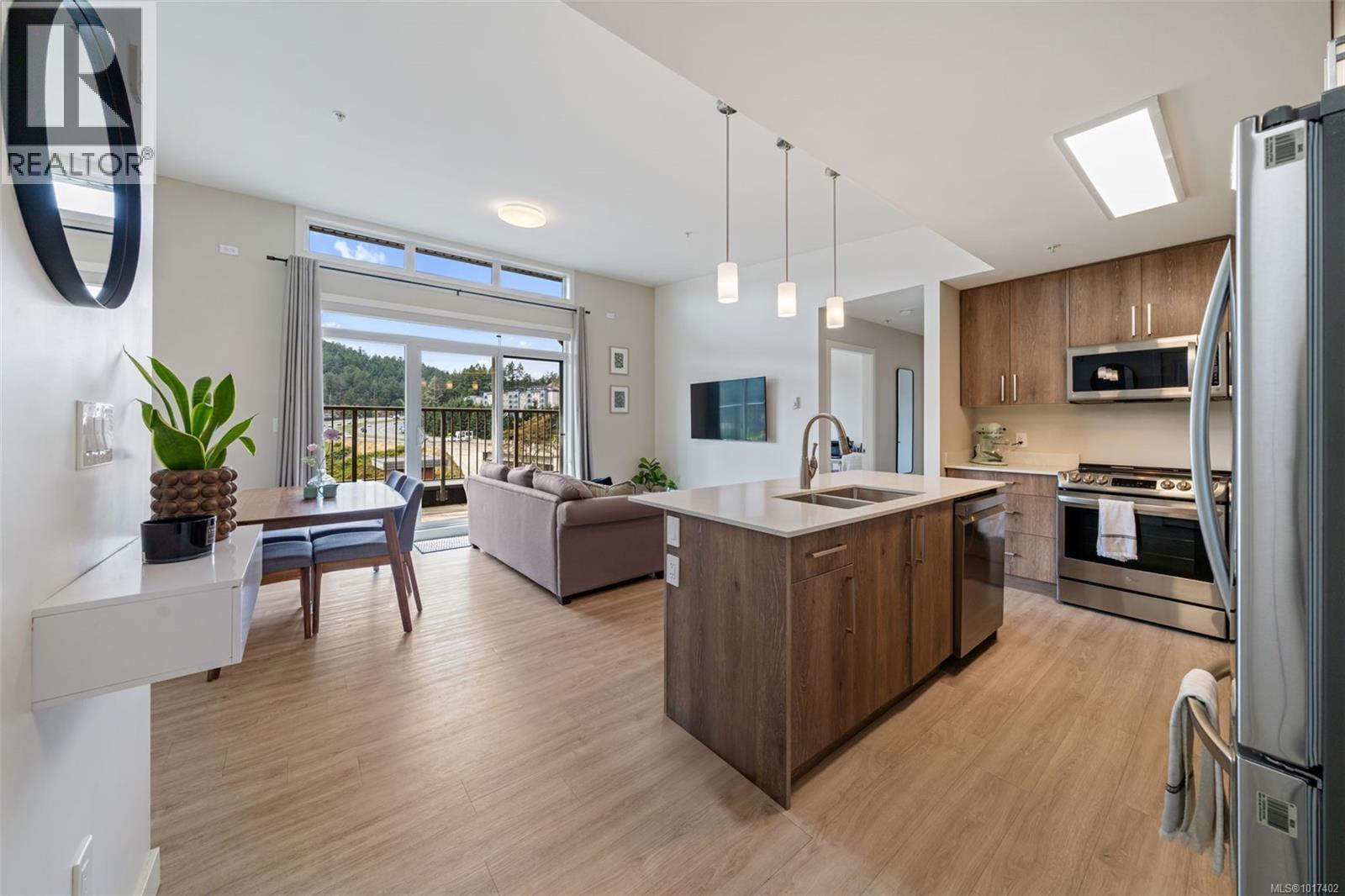 110 Presley Pl Unit 410 Pl, View Royal, BC V9B 0H5
