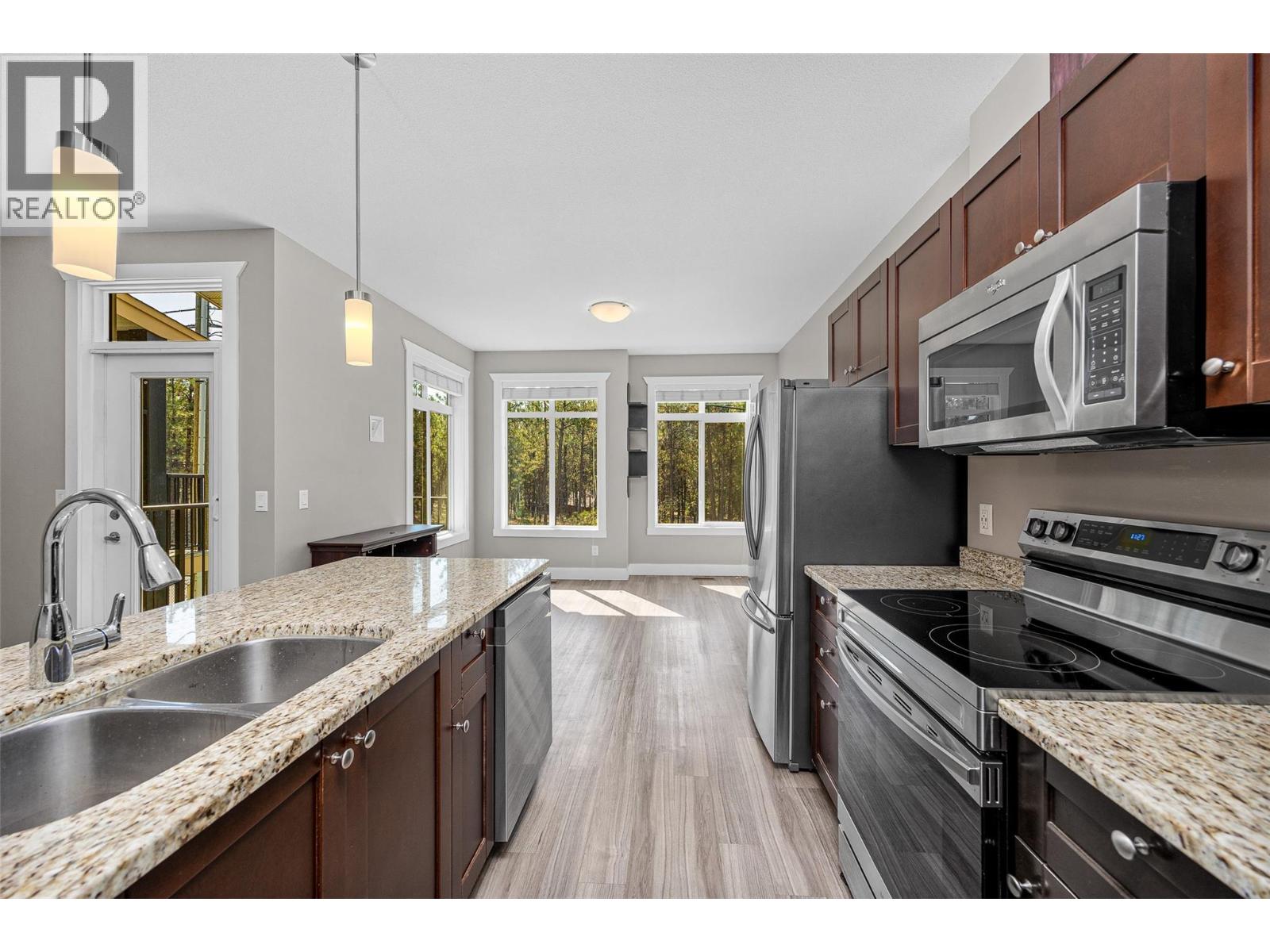 3464 Cougar Rd, West Kelowna, BC V4T 2G9