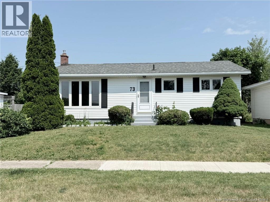 73 Weyburn Rd, Moncton, NB E1A 5M5