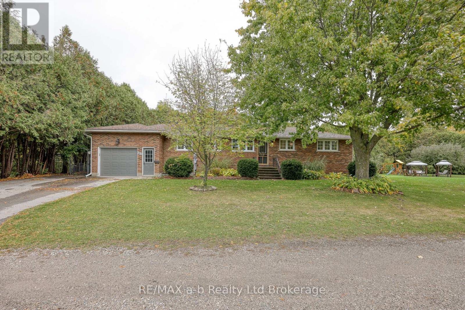 370 John St S, Aylmer, ON N5H 2E4