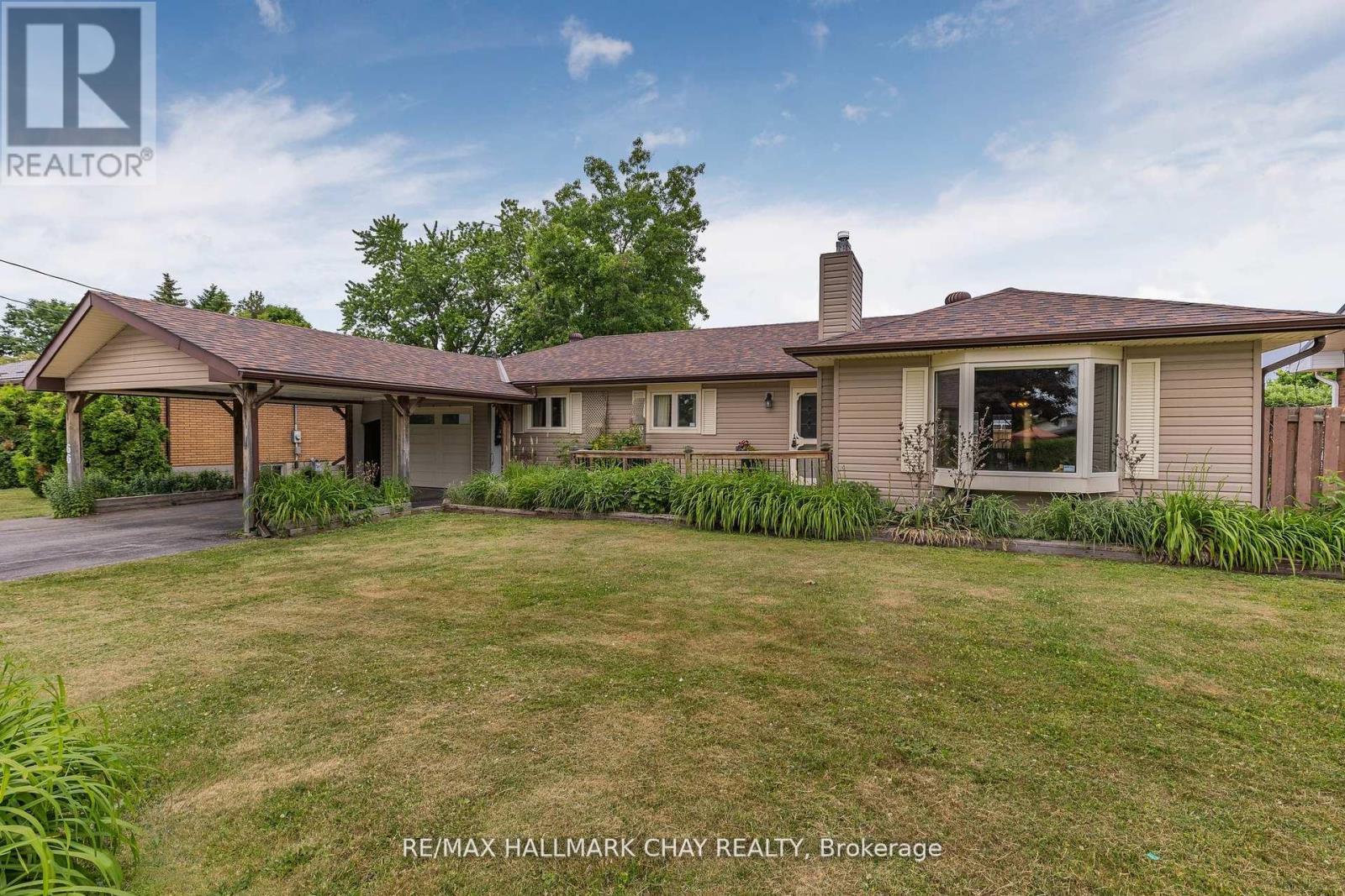 66 Queen St E, Springwater, ON L0L 1P0