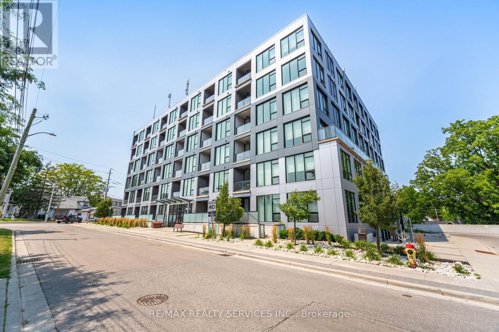311 690 King St W, Kitchener, ON N2G 0B9