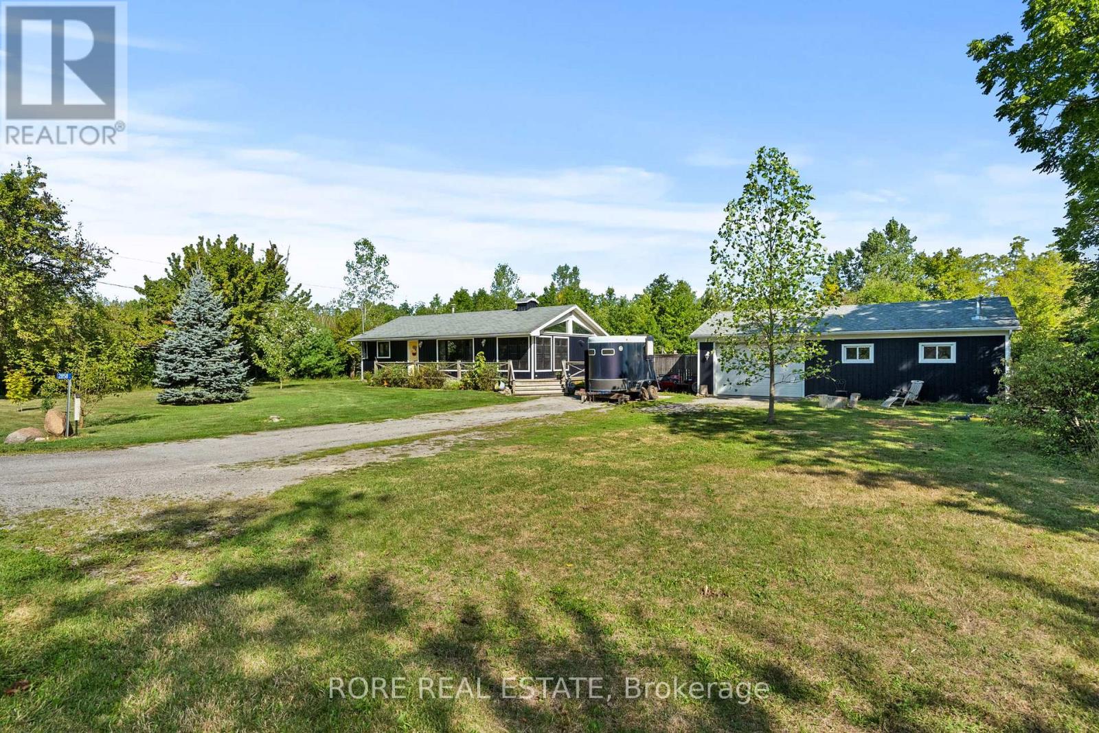 2858 Beach Ave, Fort Erie, ON L0S 1N0
